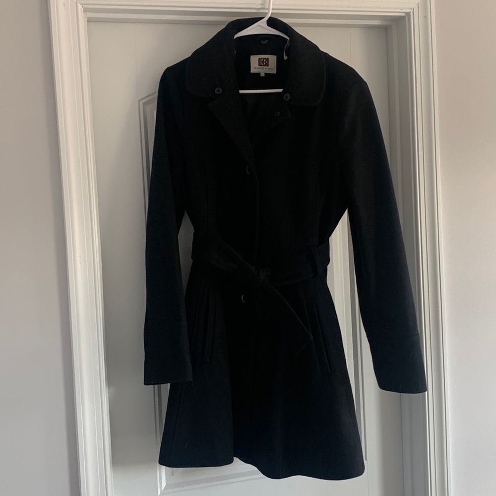 Laundry by Design wool pea coat with belt. Black size large.